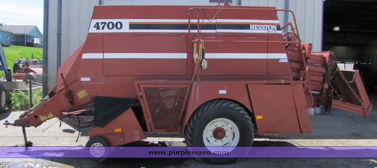 image for item 3242 Hesston 4700 large square baler