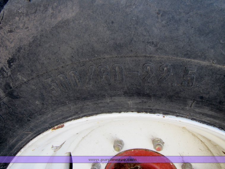 image for item 3242 Hesston 4700 large square baler