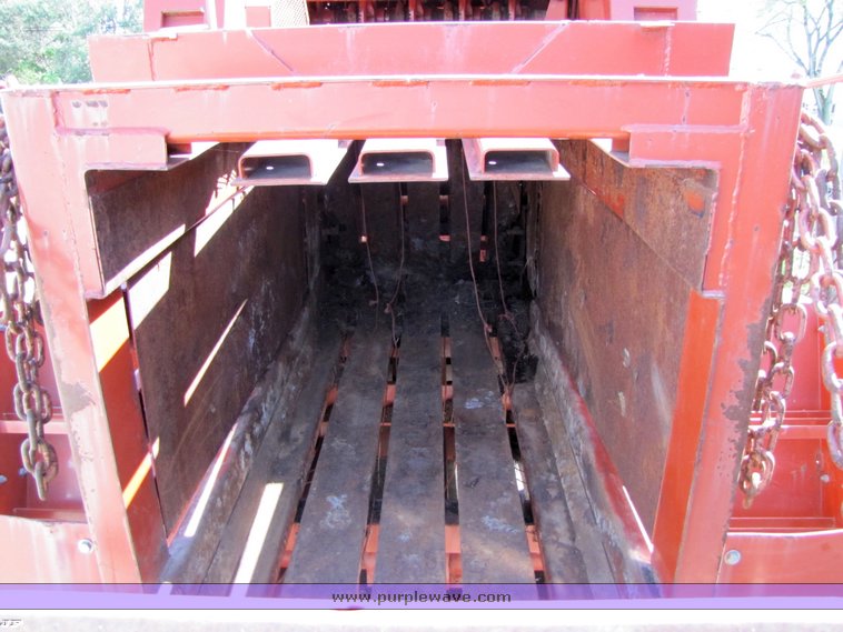 image for item 3242 Hesston 4700 large square baler