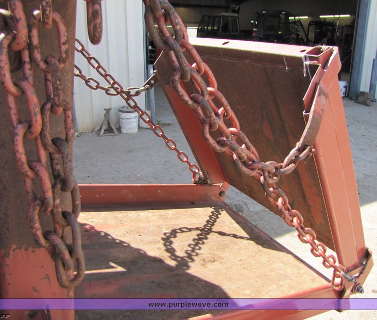 image for item 3242 Hesston 4700 large square baler