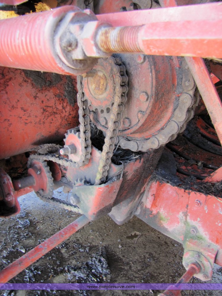 image for item 3242 Hesston 4700 large square baler