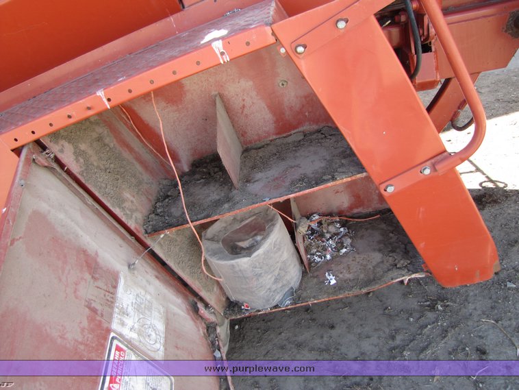 image for item 3242 Hesston 4700 large square baler