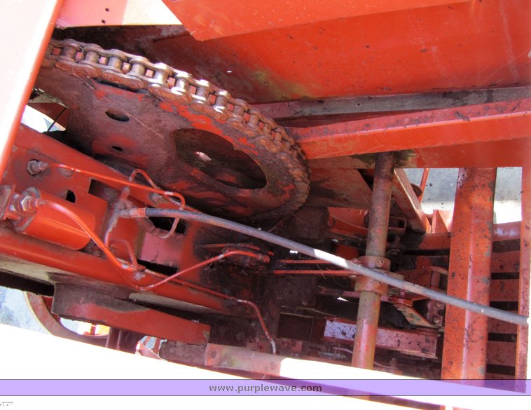 image for item 3242 Hesston 4700 large square baler