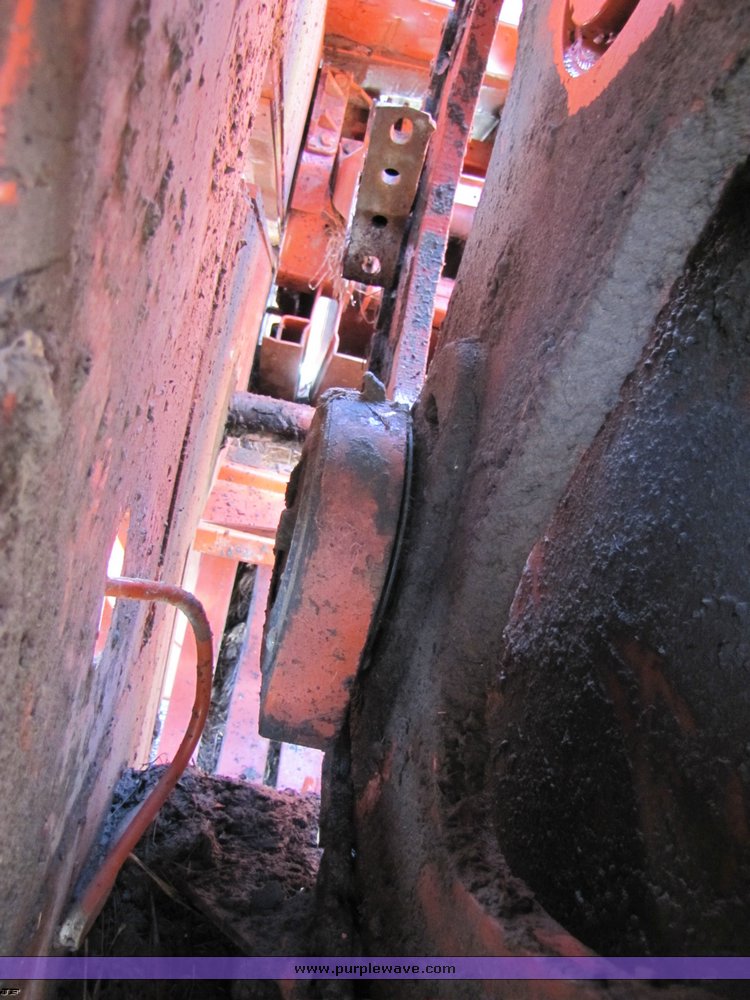 image for item 3242 Hesston 4700 large square baler