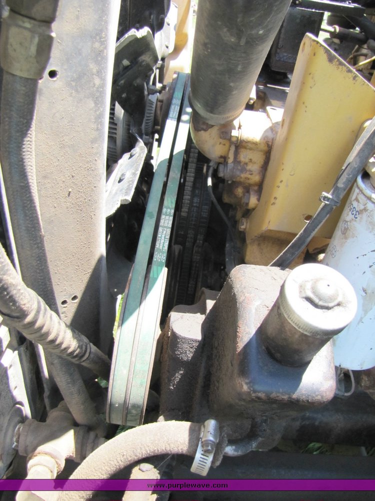 image for item 3272 1985 Ford Conventional LN8000 feed truck