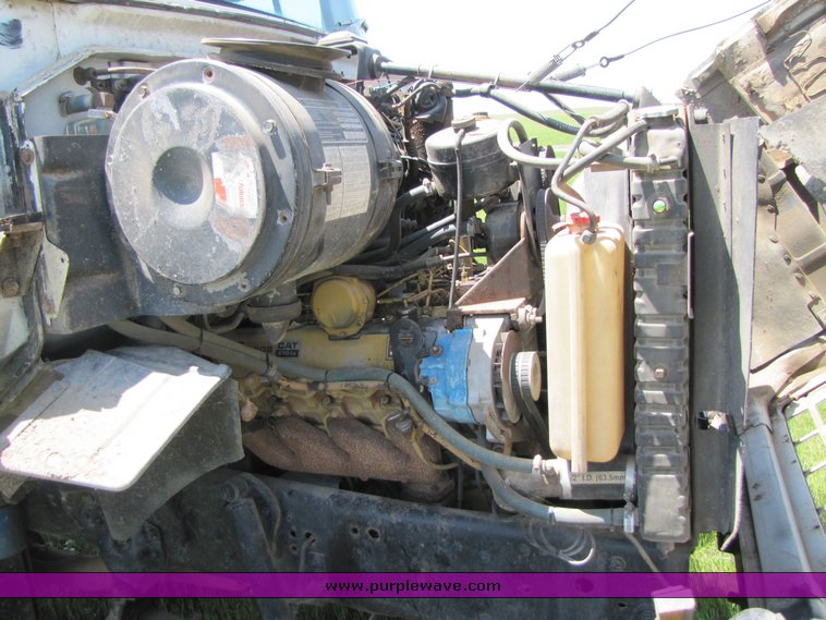 image for item 3272 1985 Ford Conventional LN8000 feed truck