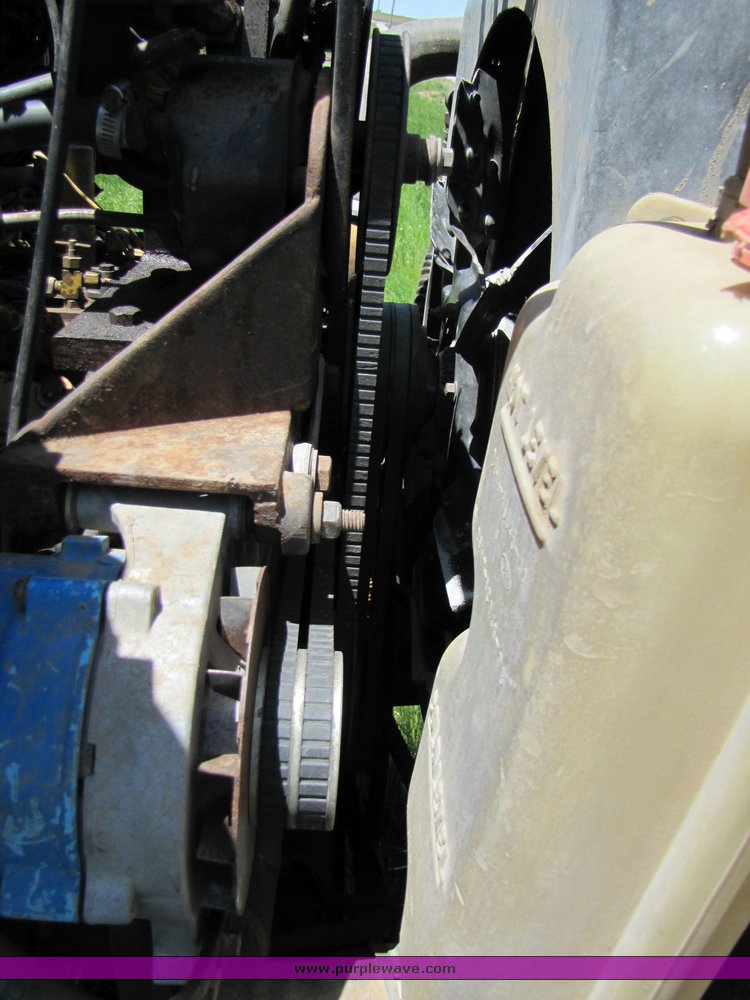 image for item 3272 1985 Ford Conventional LN8000 feed truck