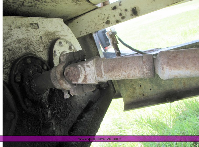 image for item 3272 1985 Ford Conventional LN8000 feed truck