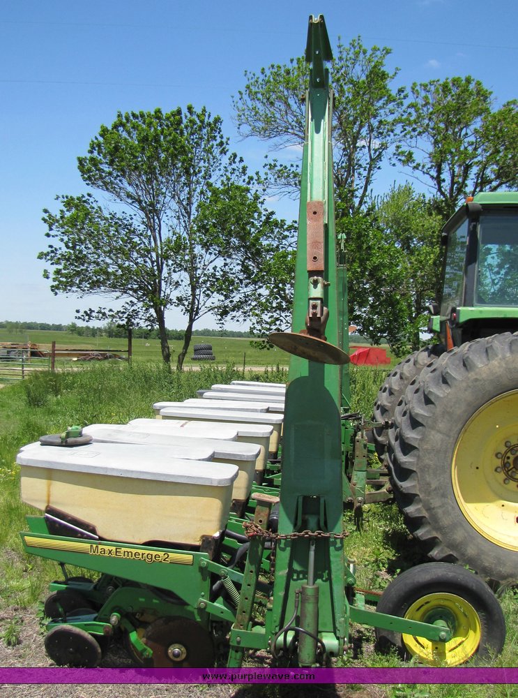 image for item 3273 John Deere 7300 Max Emerge 2 planter