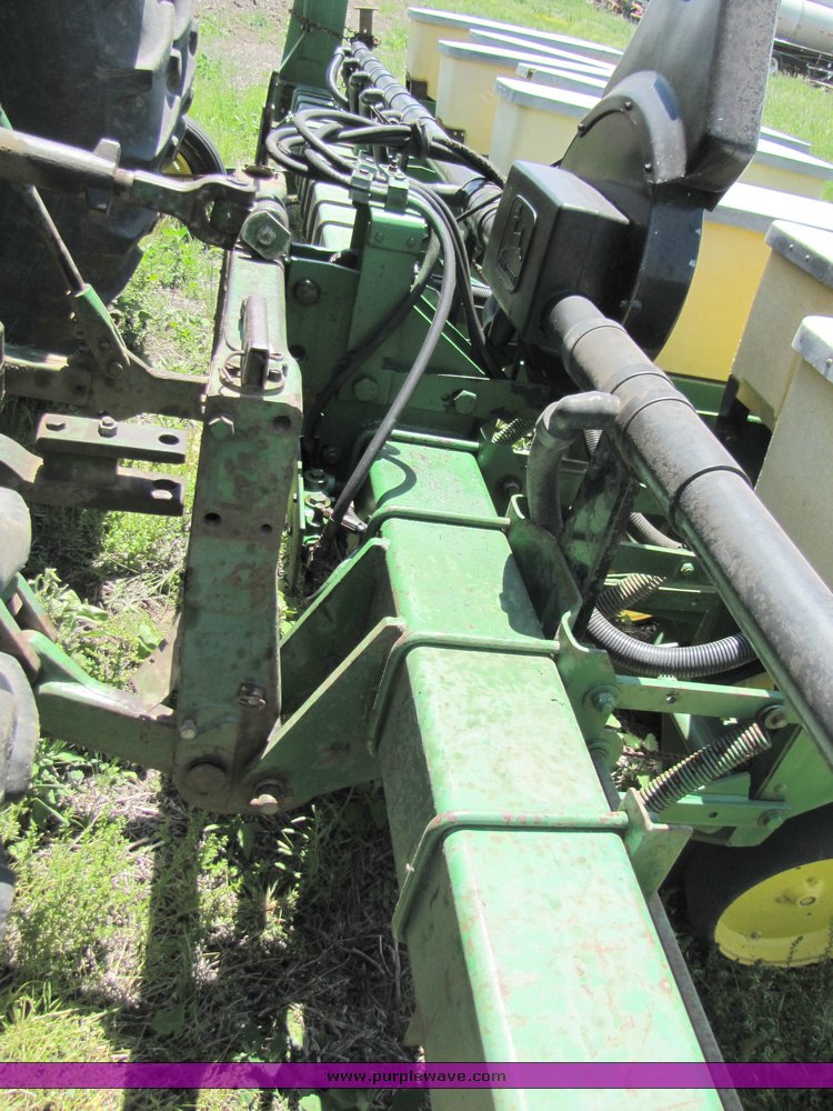 image for item 3273 John Deere 7300 Max Emerge 2 planter