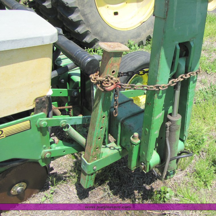 image for item 3273 John Deere 7300 Max Emerge 2 planter