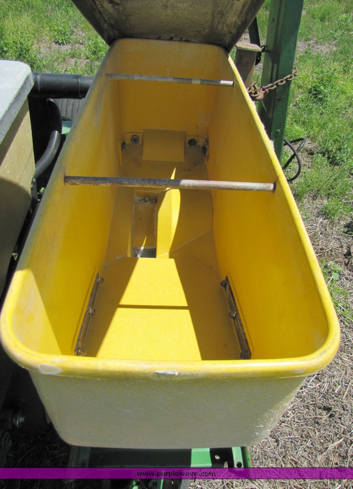 image for item 3273 John Deere 7300 Max Emerge 2 planter