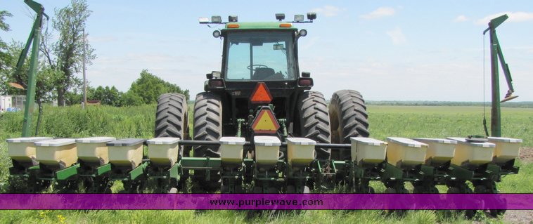 image for item 3273 John Deere 7300 Max Emerge 2 planter