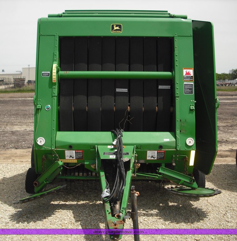image for item 3491 1999 John Deere 566 round baler