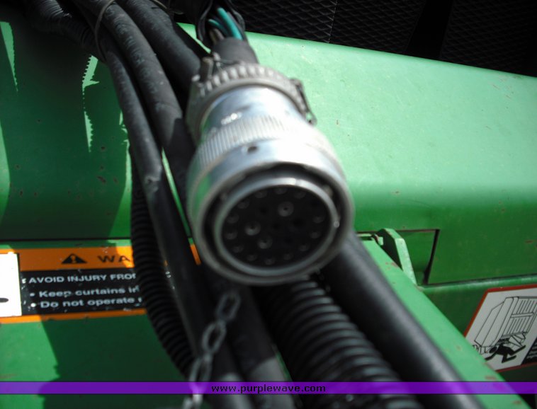 image for item 3491 1999 John Deere 566 round baler