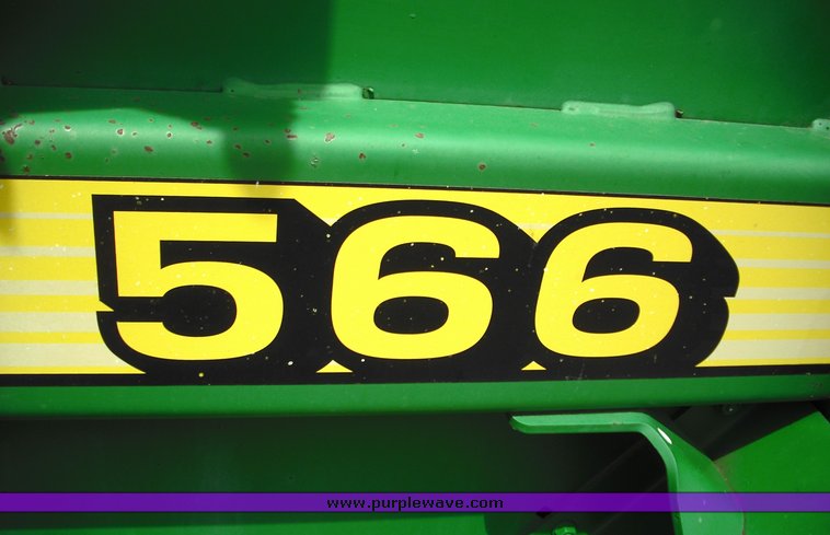 image for item 3491 1999 John Deere 566 round baler