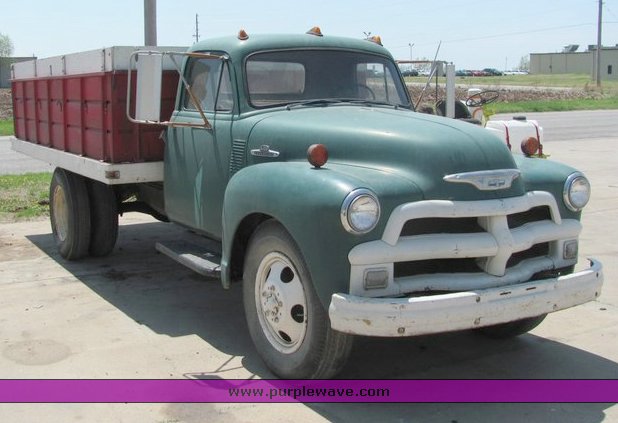 image for item 4032 1955 Chevrolet 6400 first edition grain truck