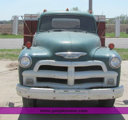 image for item 4032 1955 Chevrolet 6400 first edition grain truck