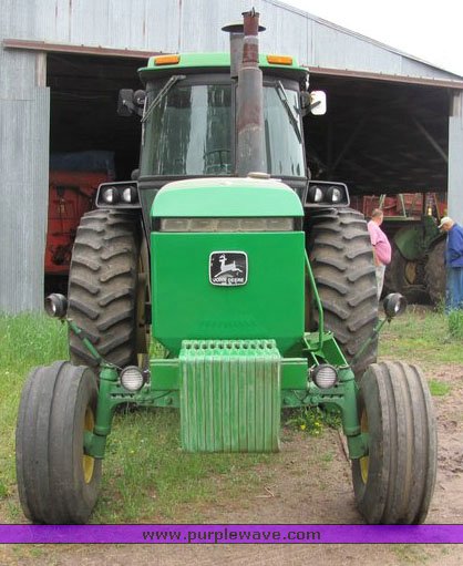 image for item 4074 1983 John Deere 4650 tractor