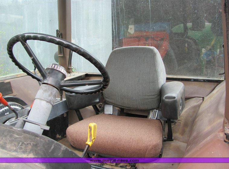 image for item 4074 1983 John Deere 4650 tractor