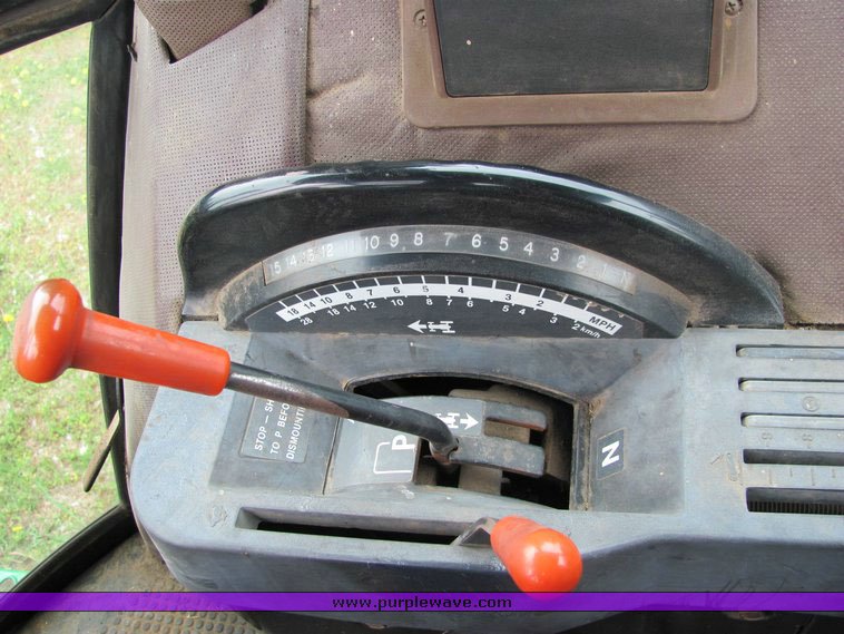 image for item 4074 1983 John Deere 4650 tractor