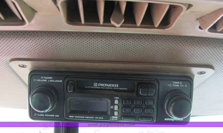 image for item 4074 1983 John Deere 4650 tractor