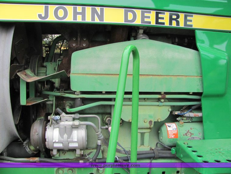 image for item 4074 1983 John Deere 4650 tractor