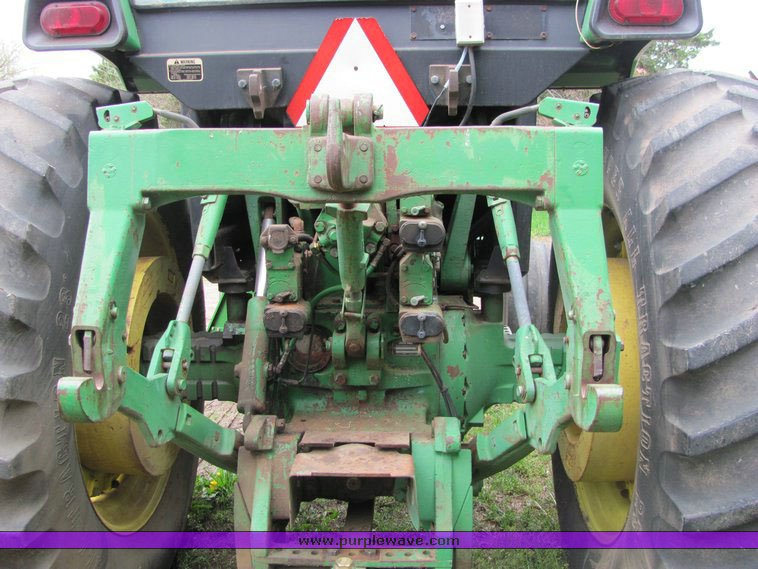 image for item 4074 1983 John Deere 4650 tractor