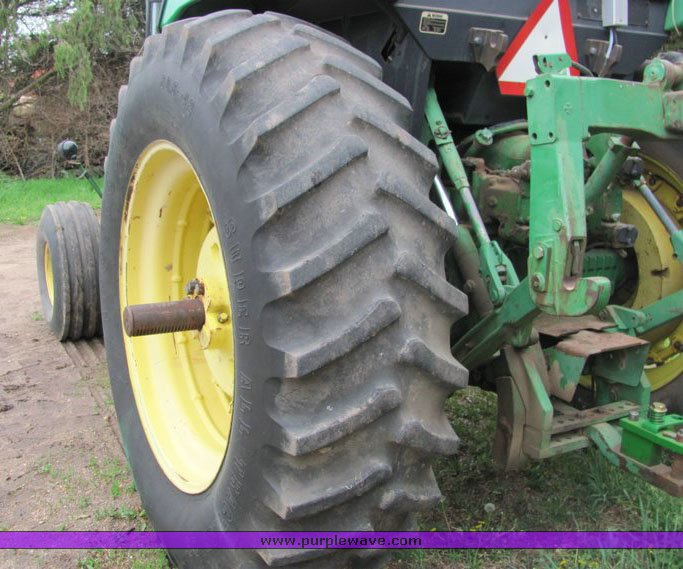 image for item 4074 1983 John Deere 4650 tractor