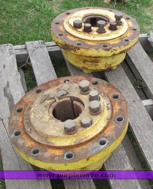 image for item 4074 1983 John Deere 4650 tractor