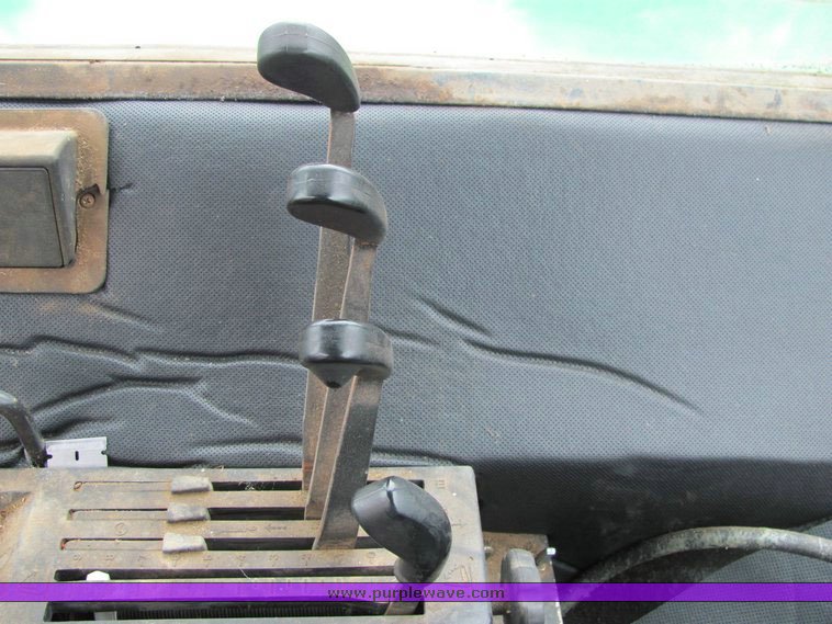 image for item 4075 1980 John Deere 4840 tractor