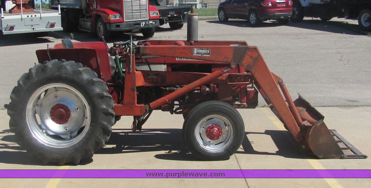 image for item 4484 International 444 tractor with loader