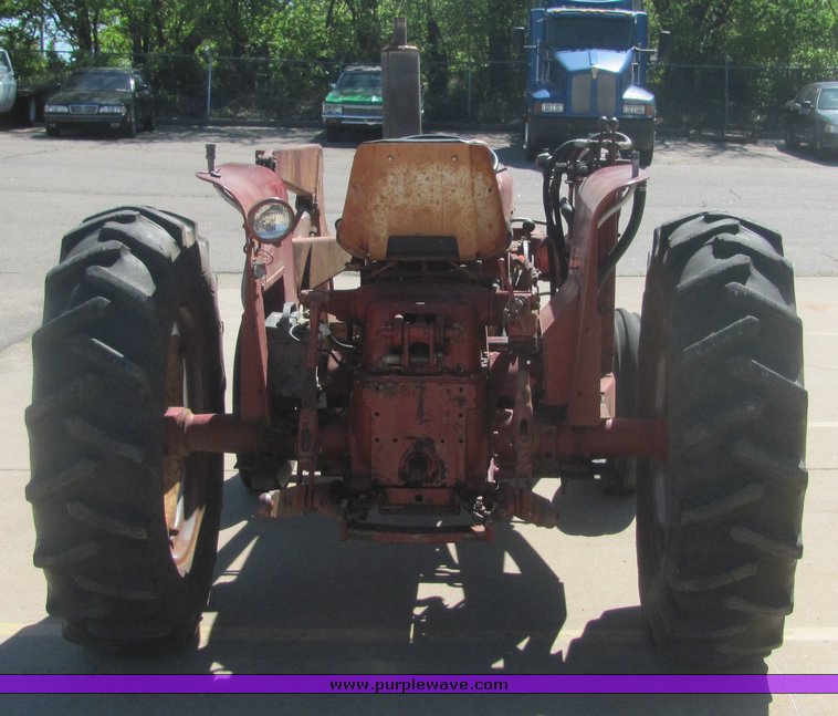 image for item 4484 International 444 tractor with loader