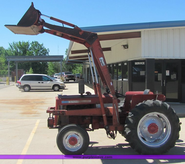image for item 4484 International 444 tractor with loader