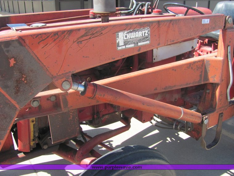 image for item 4484 International 444 tractor with loader