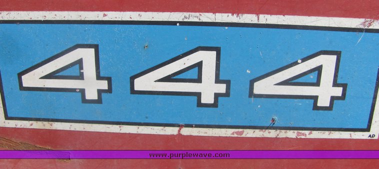 image for item 4484 International 444 tractor with loader