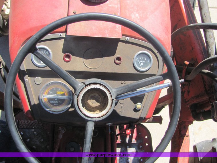 image for item 4484 International 444 tractor with loader