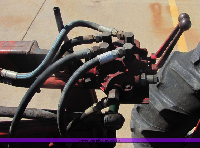 image for item 4484 International 444 tractor with loader