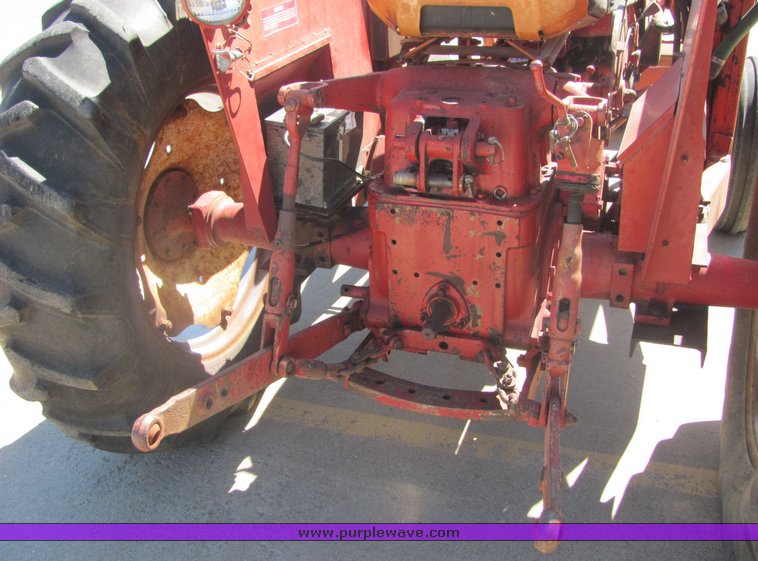 image for item 4484 International 444 tractor with loader