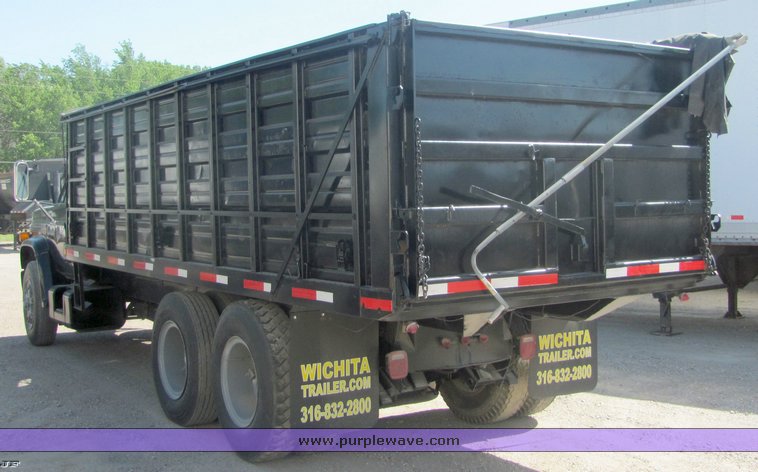 image for item 4486 1979 Chevrolet C70 Custom Deluxe dump truck