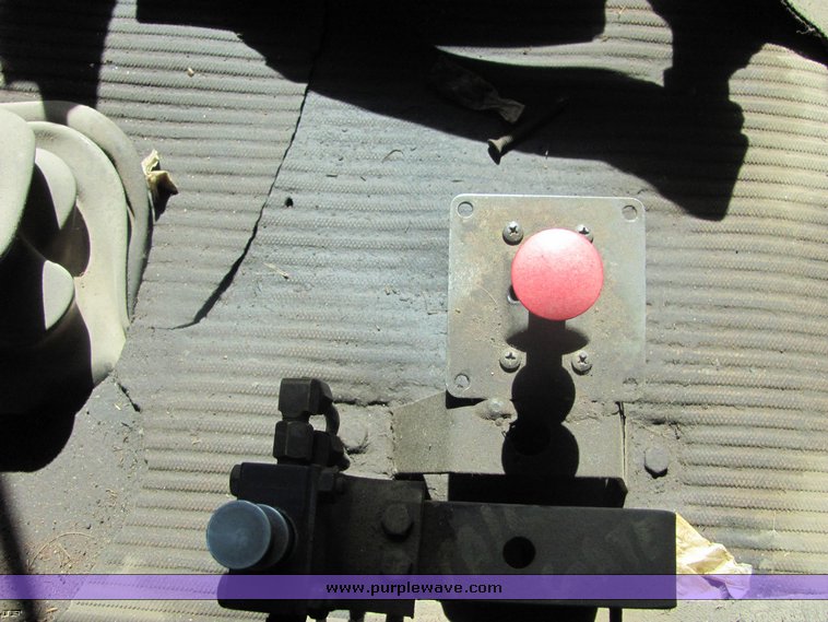 image for item 4487 1988 Ford Conventional LTL900 dump truck