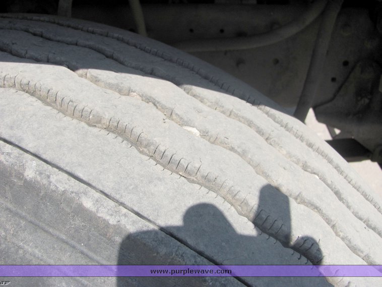 image for item 4487 1988 Ford Conventional LTL900 dump truck