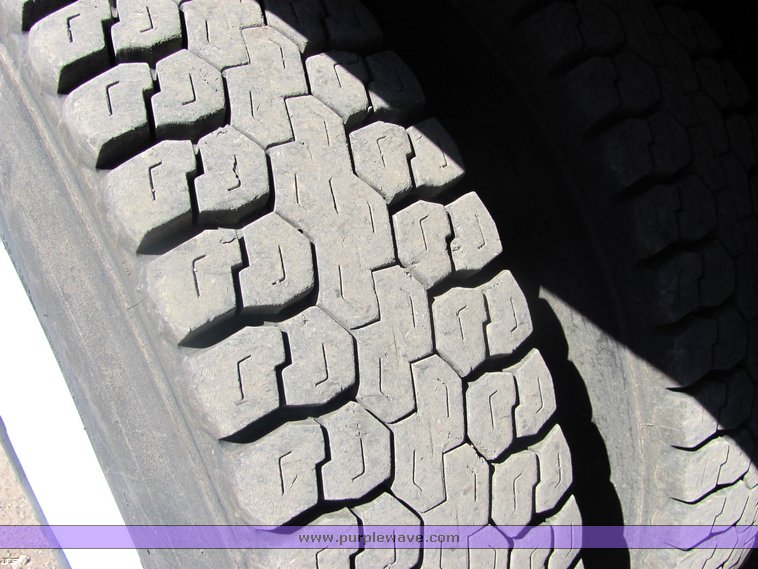 image for item 4487 1988 Ford Conventional LTL900 dump truck