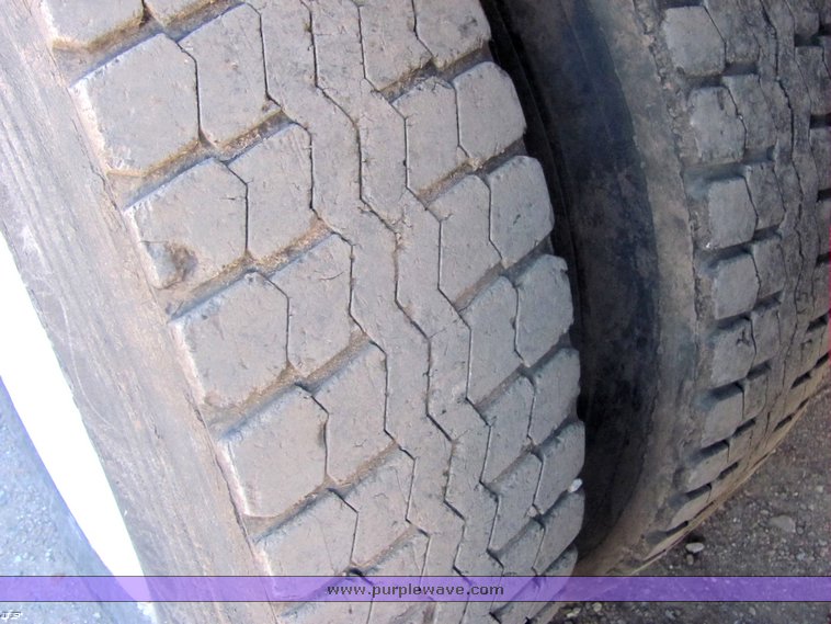 image for item 4487 1988 Ford Conventional LTL900 dump truck