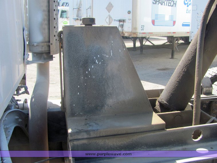 image for item 4487 1988 Ford Conventional LTL900 dump truck