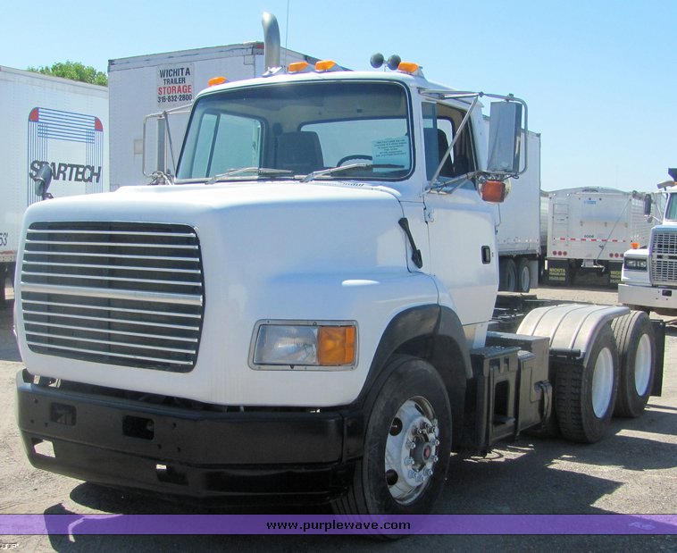 image for item 4488 1994 Ford conventional LTA9000 semi truck