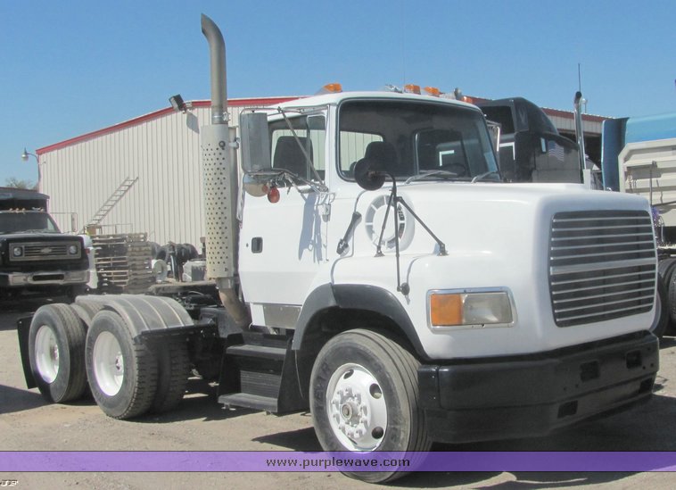 image for item 4488 1994 Ford conventional LTA9000 semi truck