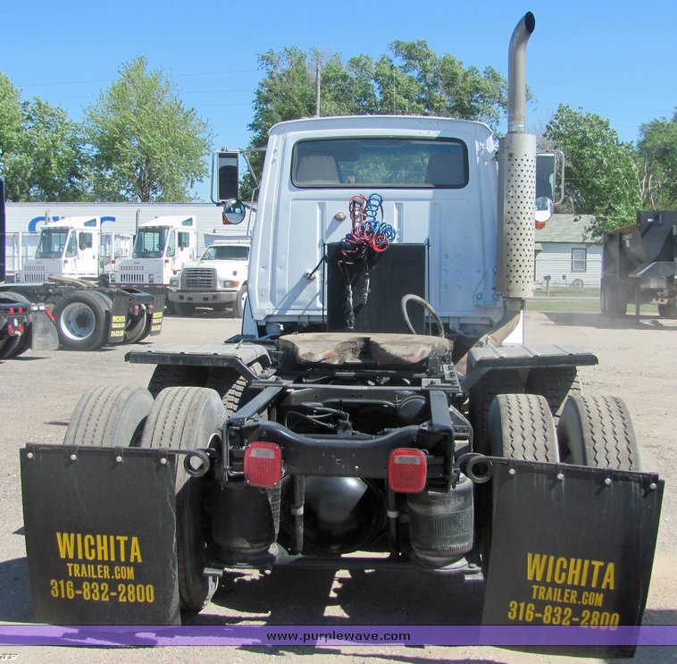 image for item 4488 1994 Ford conventional LTA9000 semi truck