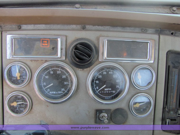 image for item 4488 1994 Ford conventional LTA9000 semi truck