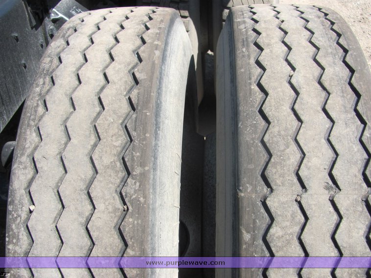 image for item 4488 1994 Ford conventional LTA9000 semi truck